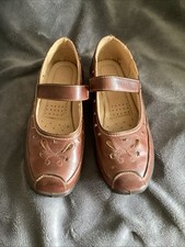 TRUEFORM MARY JANE LADIES SHOES SIZE 4