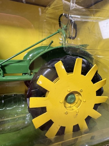 SpecCast 1/16 John Deere 1940 Model "L" with Mud Lug Wheels JDM237 New, Other - Picture 6 of 21