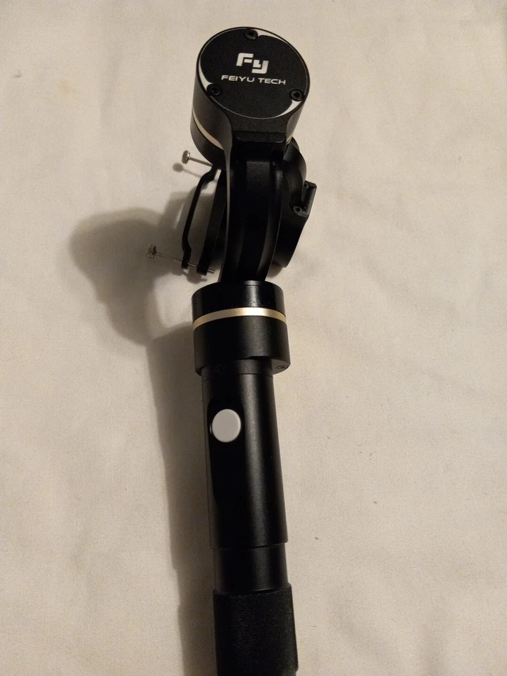 FeiyuTech G6 Plus 3-Axis Stabilized Handheld Gimbal. READ DESCRIPTION - Image 2 of 4