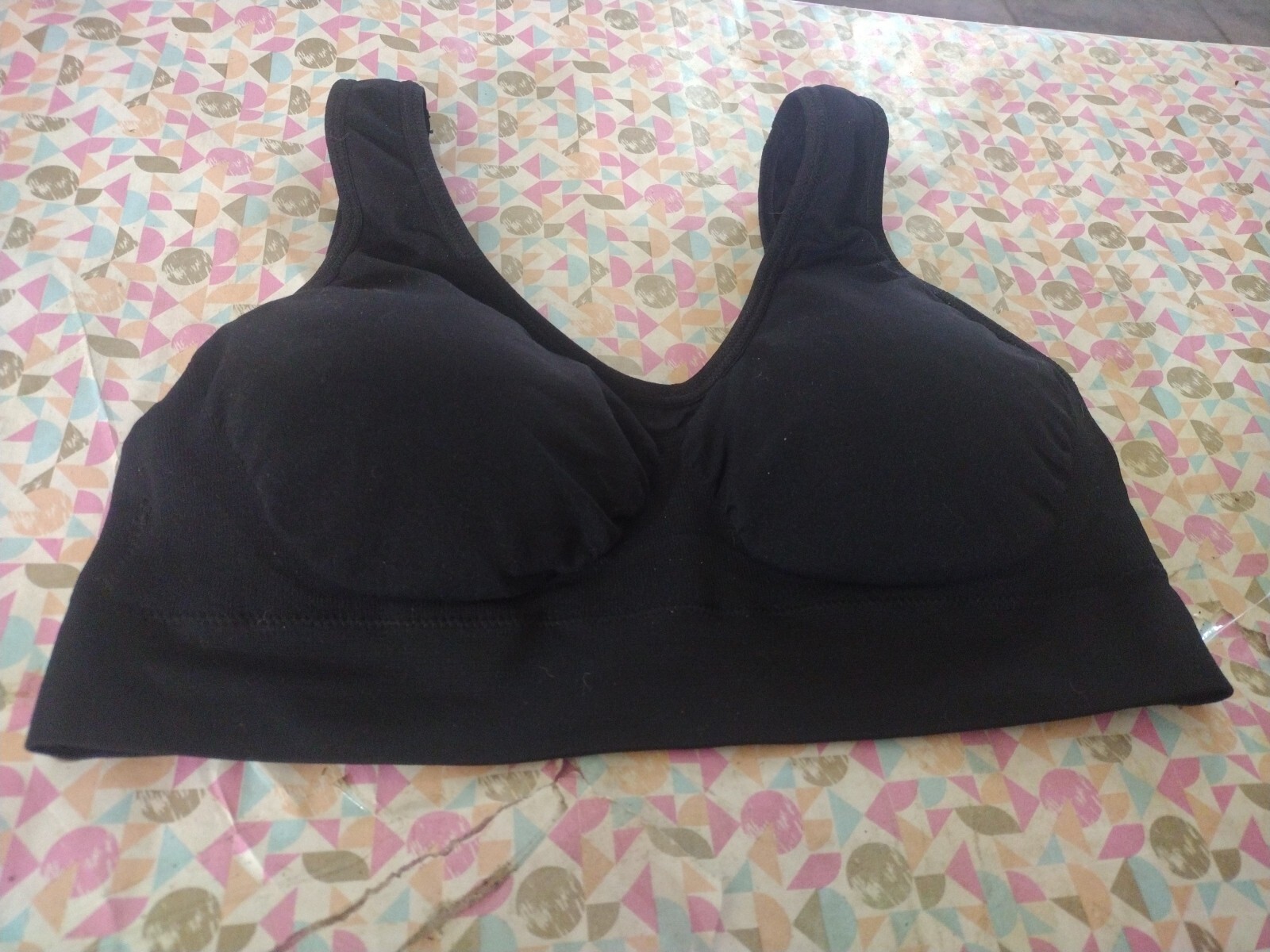 Women's Bra Removable Pads Size Large Wire Free.