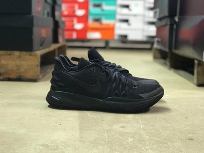 kyrie irving low top basketball shoes