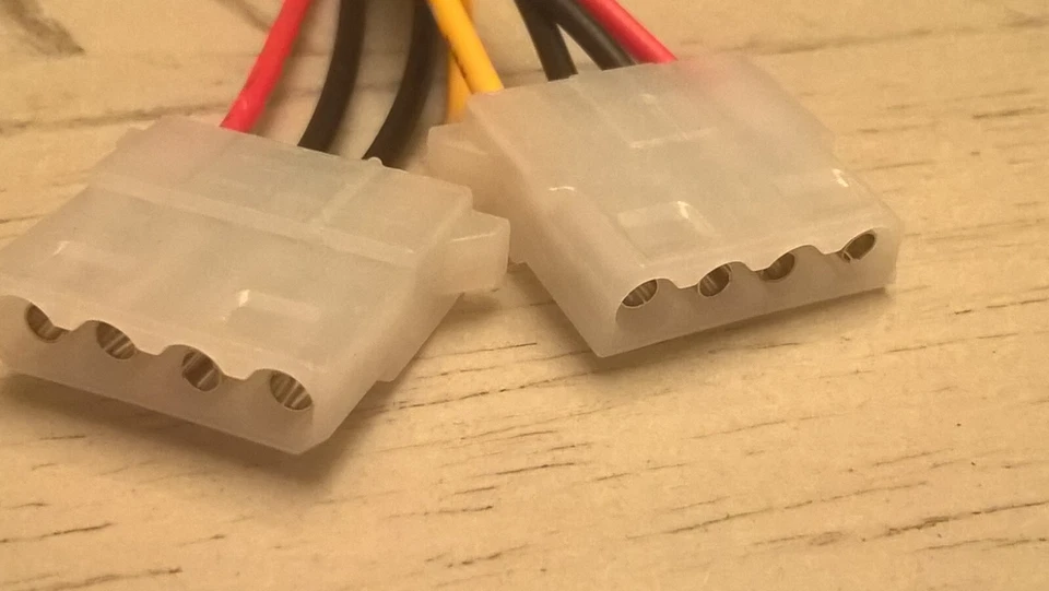 8'' 4-pin Molex Male to 2x Female Power Y-Splitter Cable IDE IP4 Ext. Adapter - Image 3 of 4