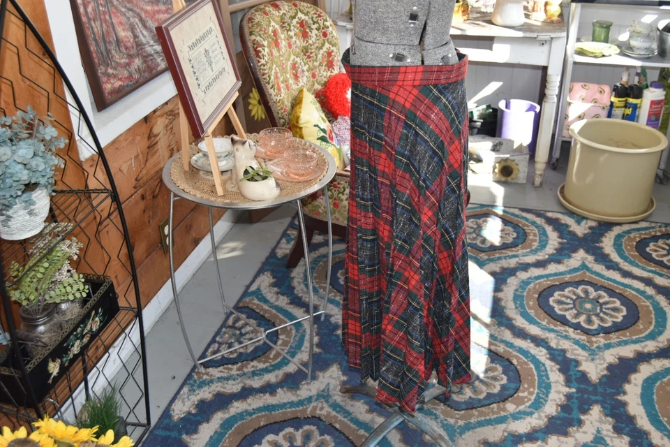 Vintage 70s Plaid East German Skirt Red Green Light Wool Handmade Size L/XL - Image 4 of 4