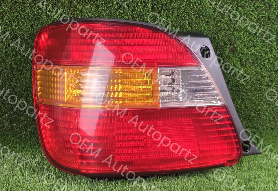 Luces traseras exteriores izquierda y derecha OEM LEXUS GS300 GS400 1998-2005 usadas Foto 3 de 4