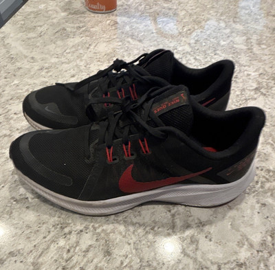 Nike Quest Men's Black/Red/White Low Top Lace-Up Running Sneaker