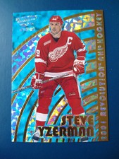 2000-01 Pacific Revolution Steve Yzerman #55 Detroit Red Wings