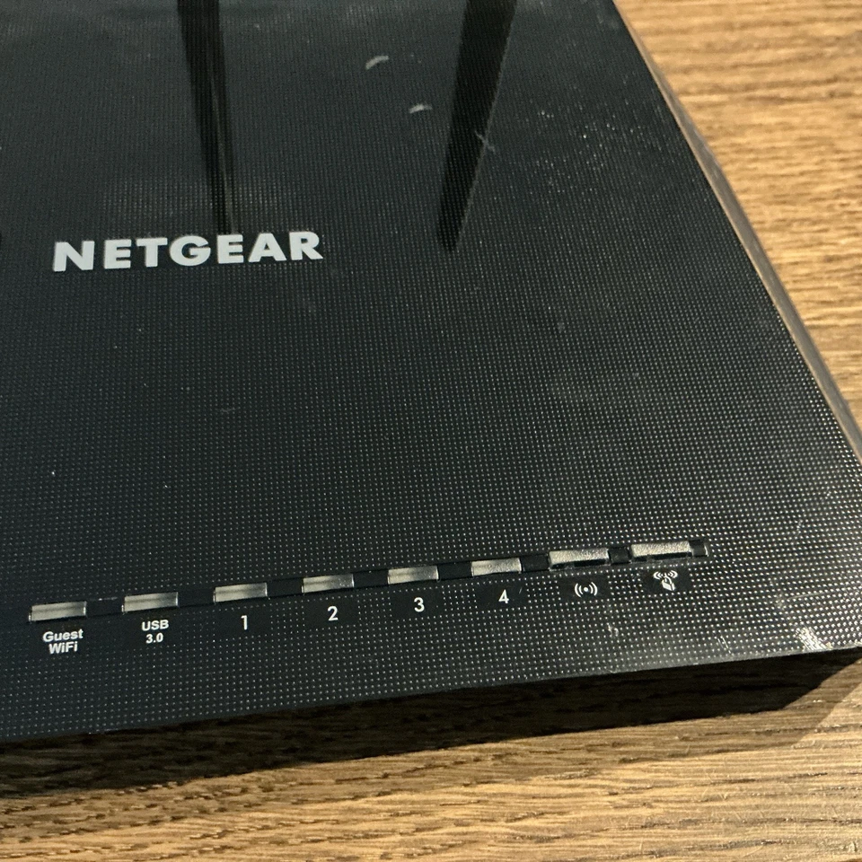 NETGEAR Nighthawk AC2600 Smart WiFi Router R7400 - Image 3 of 4