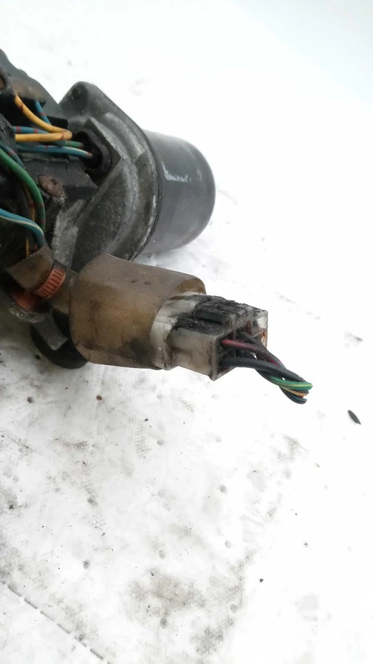 Motor limpiaparabrisas usado se adapta a: Subaru Forester 1999 grado A Foto 2 de 4