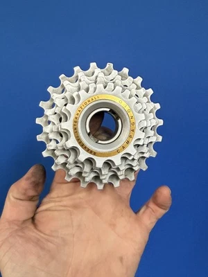 Campagnolo Super Record 50th Zahnkranz Freewheel Titanium 6 Gang VGC 13-23 - Bild 1 von 4