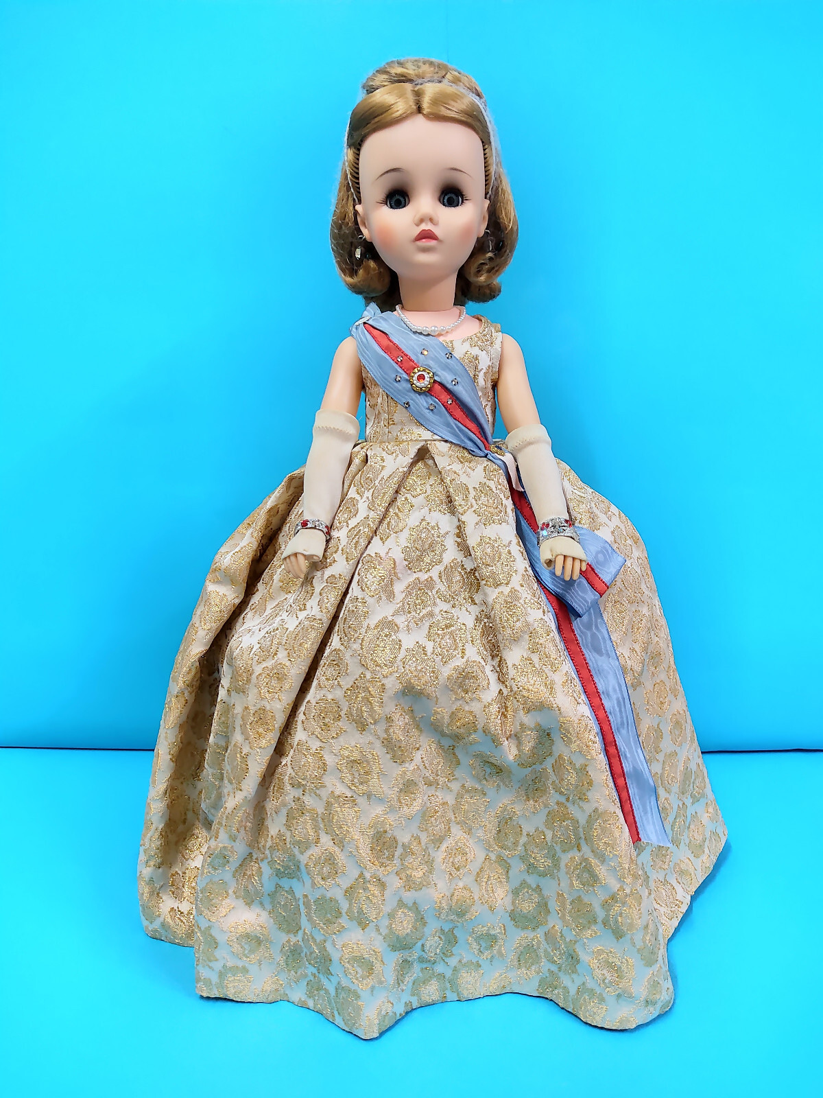 Vintage 60's Madame Alexander Elise Queen Elizabeth 2 Doll FAO Schwarz