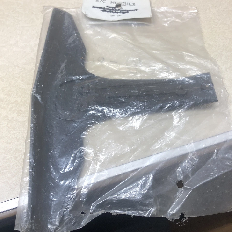 Vintage Futaba FX10 Preto Para-choque Frontal RC 2WD Buggy Part FX10-011 - Imagem 2 de 2