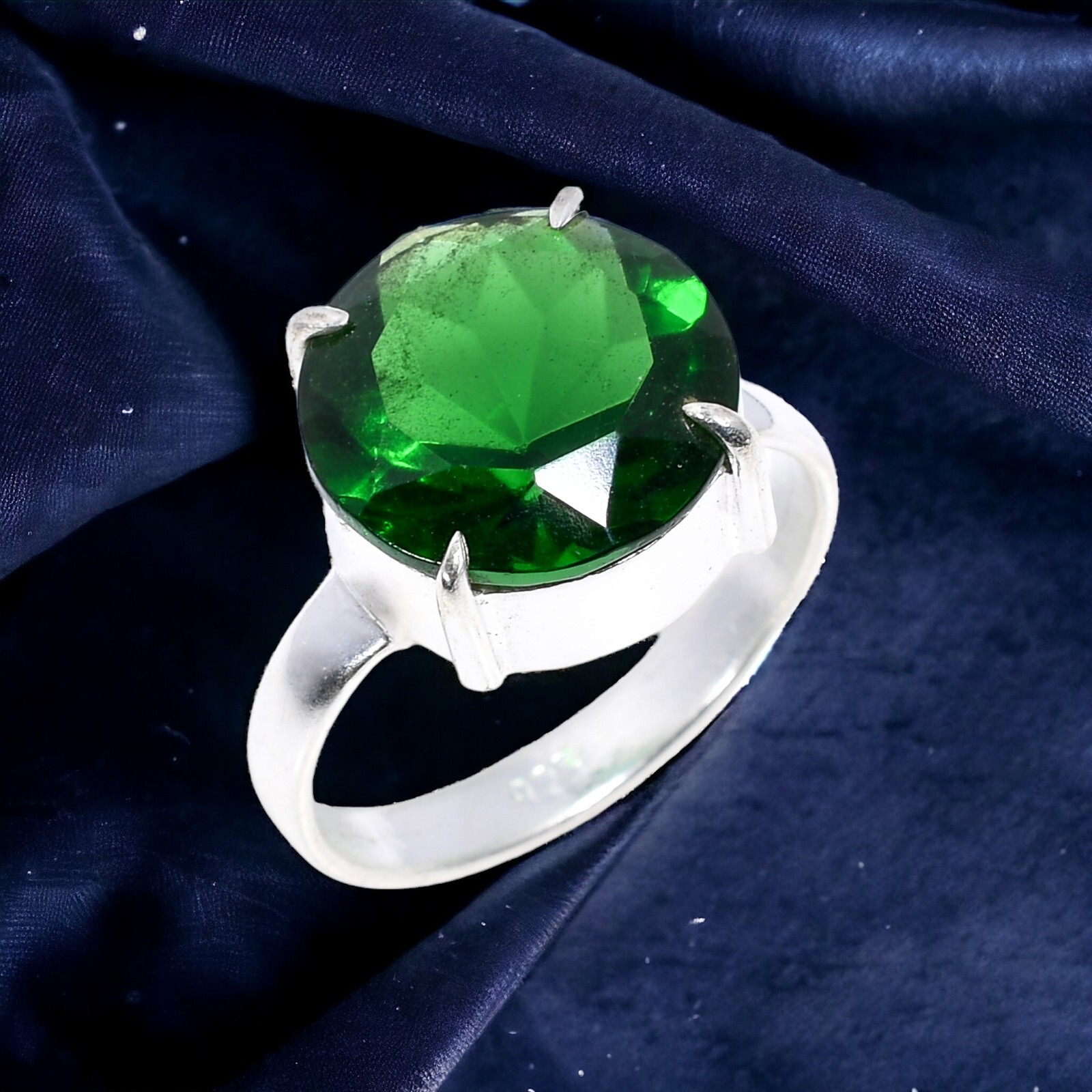 925 Sterling Silver Round Emerald Stackable Ring Size 8.75