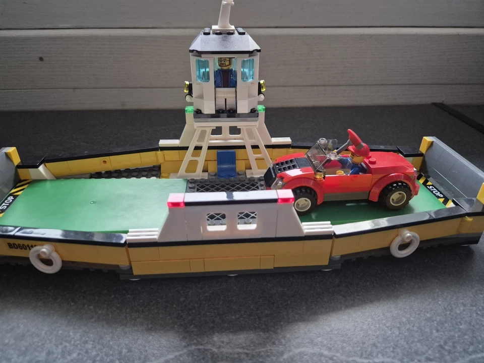 LEGO City 60119 Ferry, photo 1 sur 2