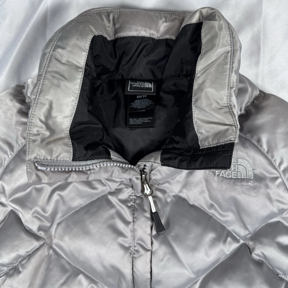 The NORTH FACE Women’s Silver Gray Aconcagua 550 Down Puffer Jacket Size XS - Image 2 of 4
