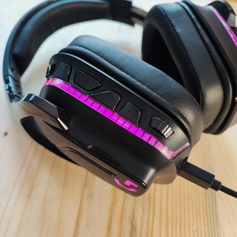 Logitech G935 Cuffie RGB Wireless 7.1 - Immagine 2 di 4