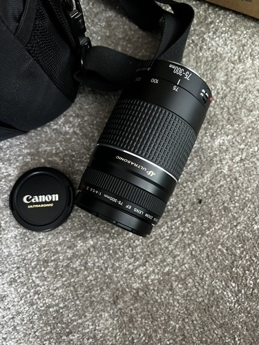 CANON EOS 200D Camera - NEVER USED - Battery&Charger + 18-55mm + 75-300mm Lenses - Picture 5 of 8