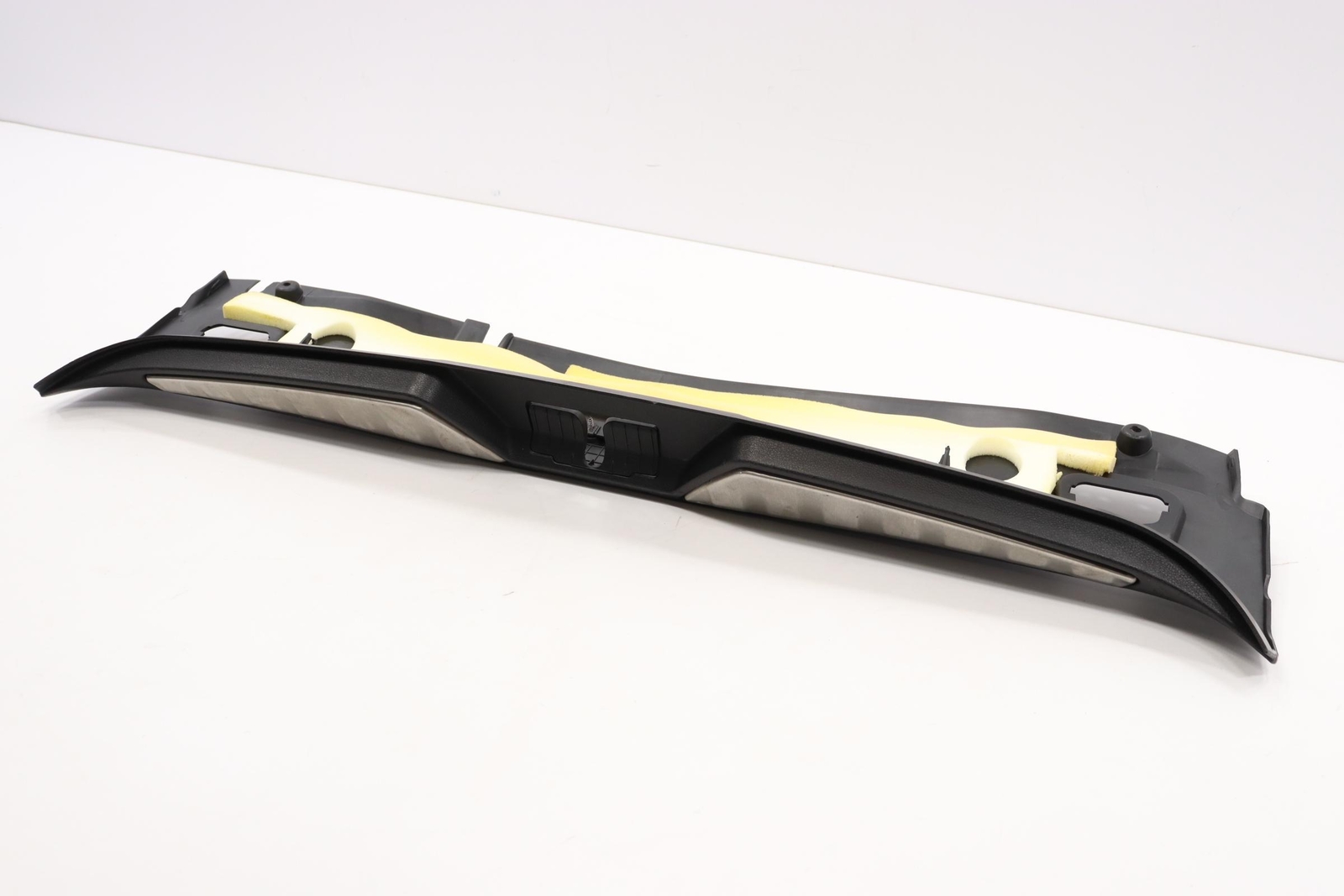 2014 - 2024 MASERATI QUATTROPORTE REAR TRUNK SILL SCUFF PLATE TRIM PANEL OEM