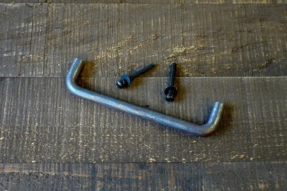 Tirador de gabinete artesanal, mango de tocador, tirador de muebles de acero, mango forjado Foto 4 de 4