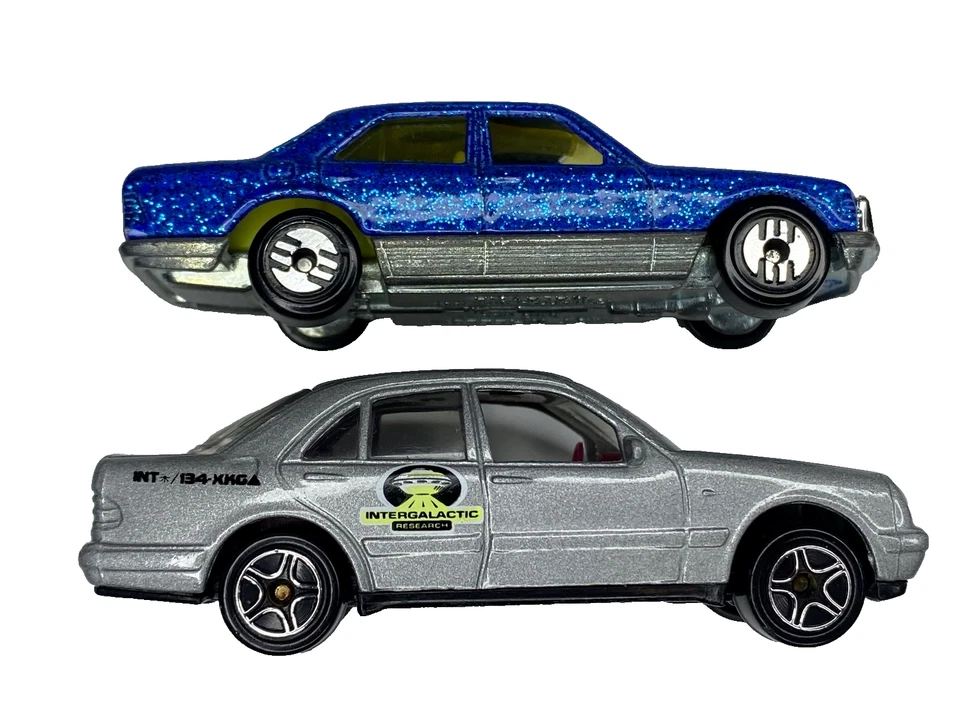 Coche Mercedes Clase E Hot Wheels Mercedes Benz 380SEL Metalflake azul/1997 plateado Foto 2 de 4