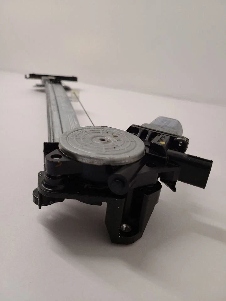 2009-2015 HONDA PILOT Passenger Front RH Window Regulator Electric 72210SZAA01 - Image 3 of 4