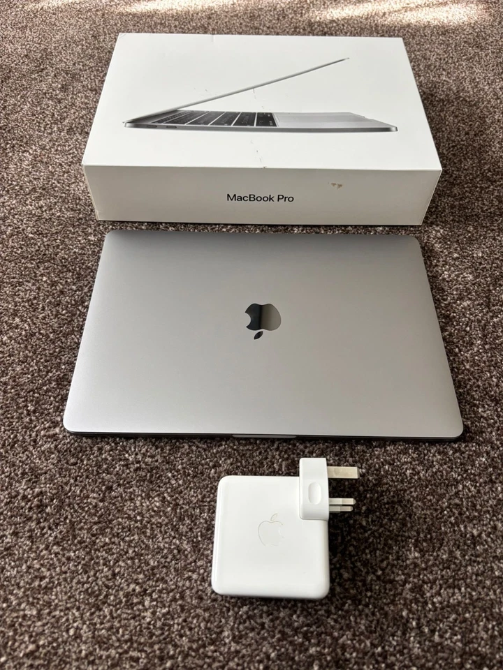 Apple MacBook Pro i5 2.3ghz 13in 2017 128gb SSD 8gb RAM Used Excellent Condition, photo 3 of 4