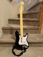 Nintendo Wii Rock Band Fender Stratocaster Guitar 19091 - NO DONGLE - Tested