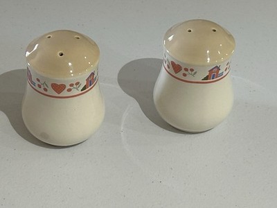 Raintree LTD The Heart And Home Collection Japan Salt & Pepper Shakers
