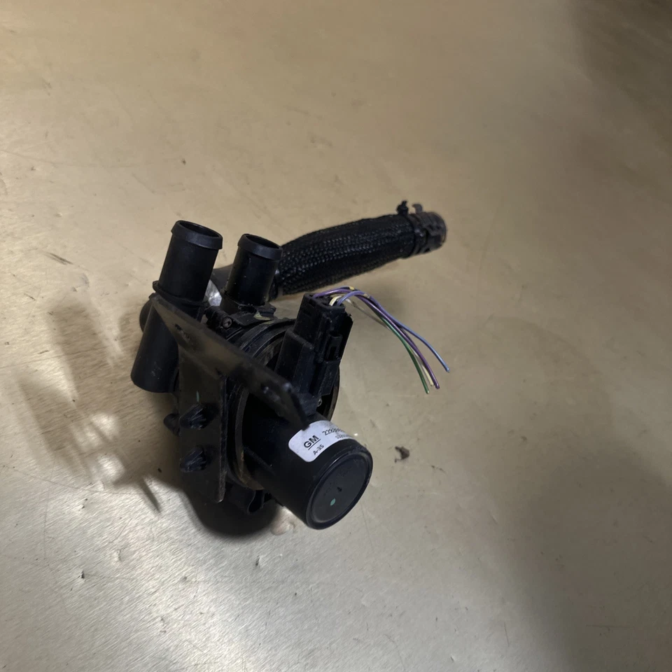 Оригинальный клапан управления вспомогательным насосом радиатора Chevrolet Volt 2011-2015 годов выпуска 22987493 - Изображение 3 из 4