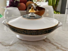 Royal Doulton Carlyle Oval Covered Vegetable Dish - RL