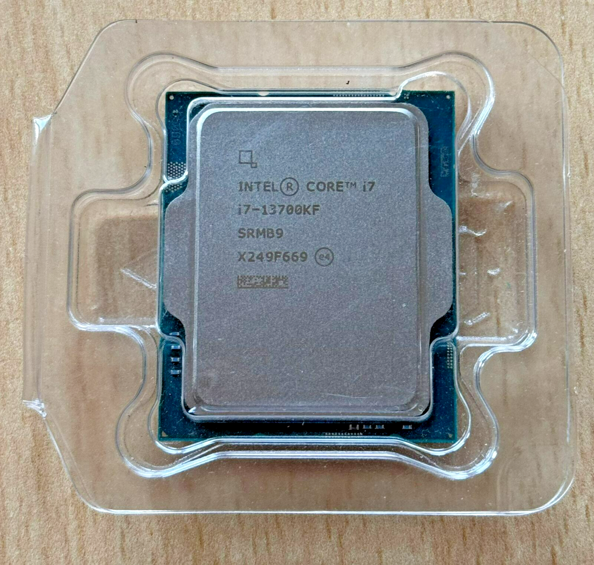Intel Core i7-13700KF Processor (2.5 GHz, 16 Cores, Socket