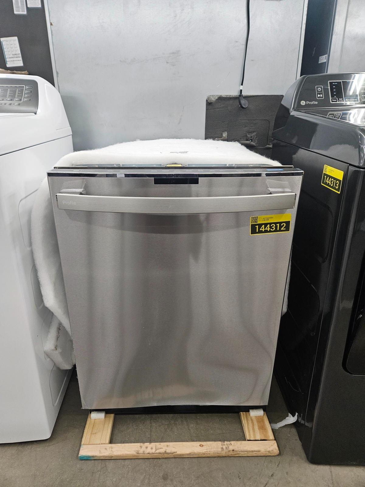 GE Profile PDT755SYRFS 24" Stainless Fully Integrated Dishwasher NOB