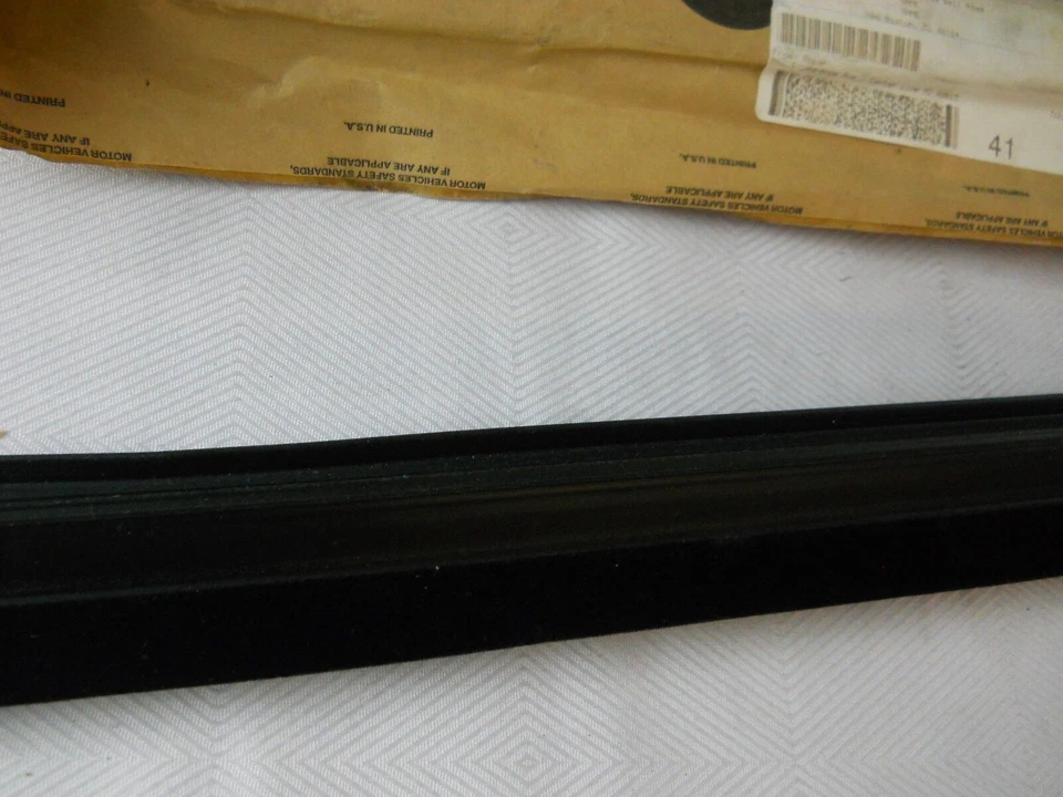 CINTURÓN INTERIOR PUERTA DELANTERA DODGE DURANGO LH RESISTENTE MOPAR 55364231AE 2004-2009 Foto 3 de 4