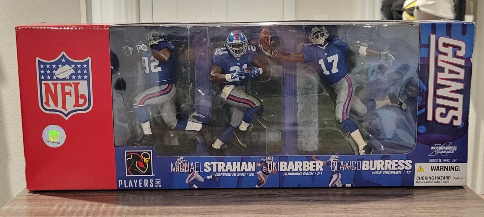 2006 McFarlane NFL New York Giants 3 Pack NIB Strahan, Barber, Burress