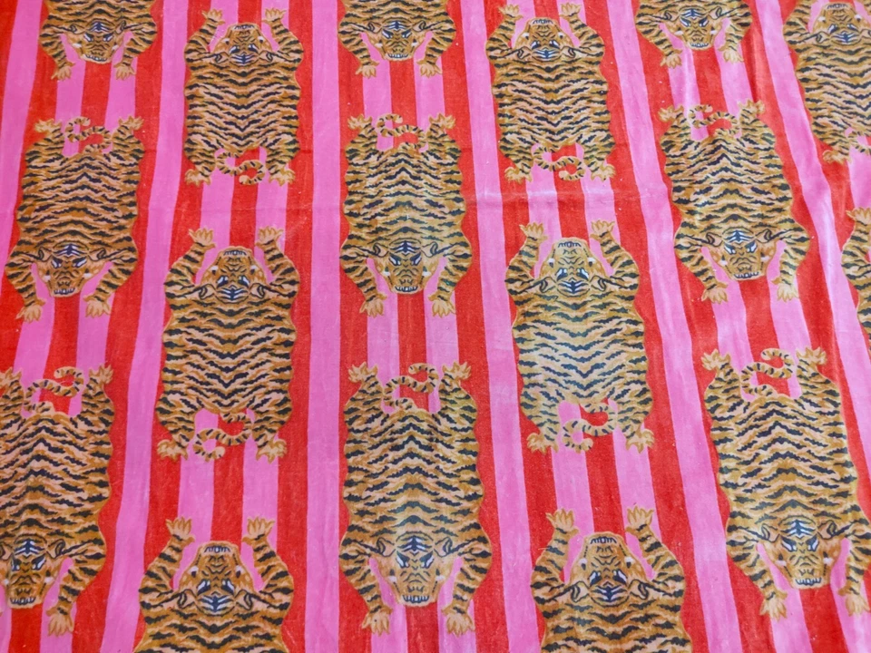 5 Yard Pink Tiger Printed Luxury Soft Velvet Fabric Indian Sewing Upholstery. - Image 3 of 4