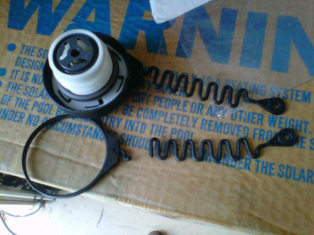 Aramox Attache De Carburant Adaptée Pour S60 S80 V60 V70 XC60 Xc70 Xc90 Attache En Caoutchouc De Sangle De Retenue De Carburant D Essence 31336424