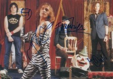 The Darkness Autogramme full signed 20x30 cm Bild