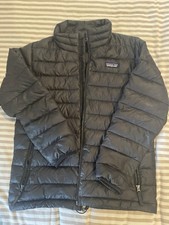 Patagonia Kids M 10 Black Puffer Jacket Down Insulated Recycled Polyester