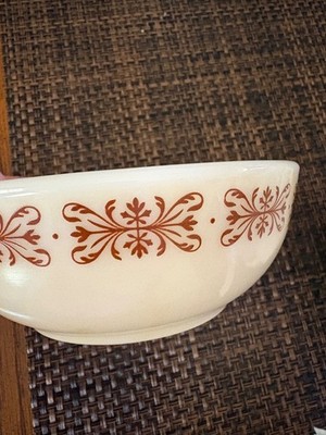 Pyrex tableware by Corning