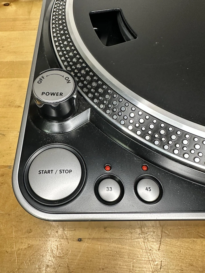 Stanton T.52 Turntable - for Parts. Powers On Turns Missing Belt & Needle As-Is - Image 4 of 4