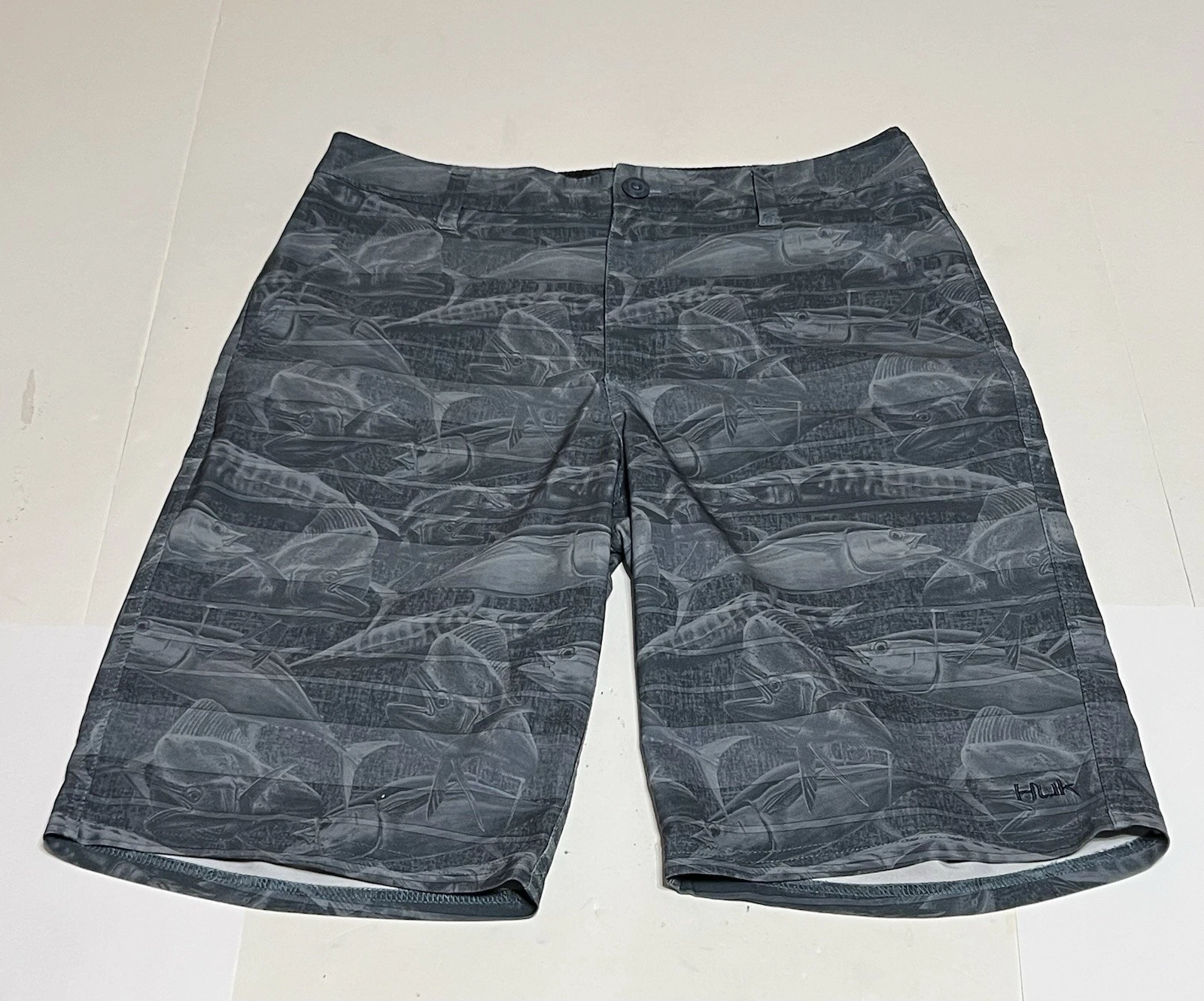 Huk Performance Fishing Hybrid Walk Shorts Mens 30 Gray Fish Market Chino