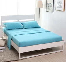 4-Piece Bed Sheet Set 1 Fitted Sheet 1 Flat Sheet 2 Pillowcases Queen Size