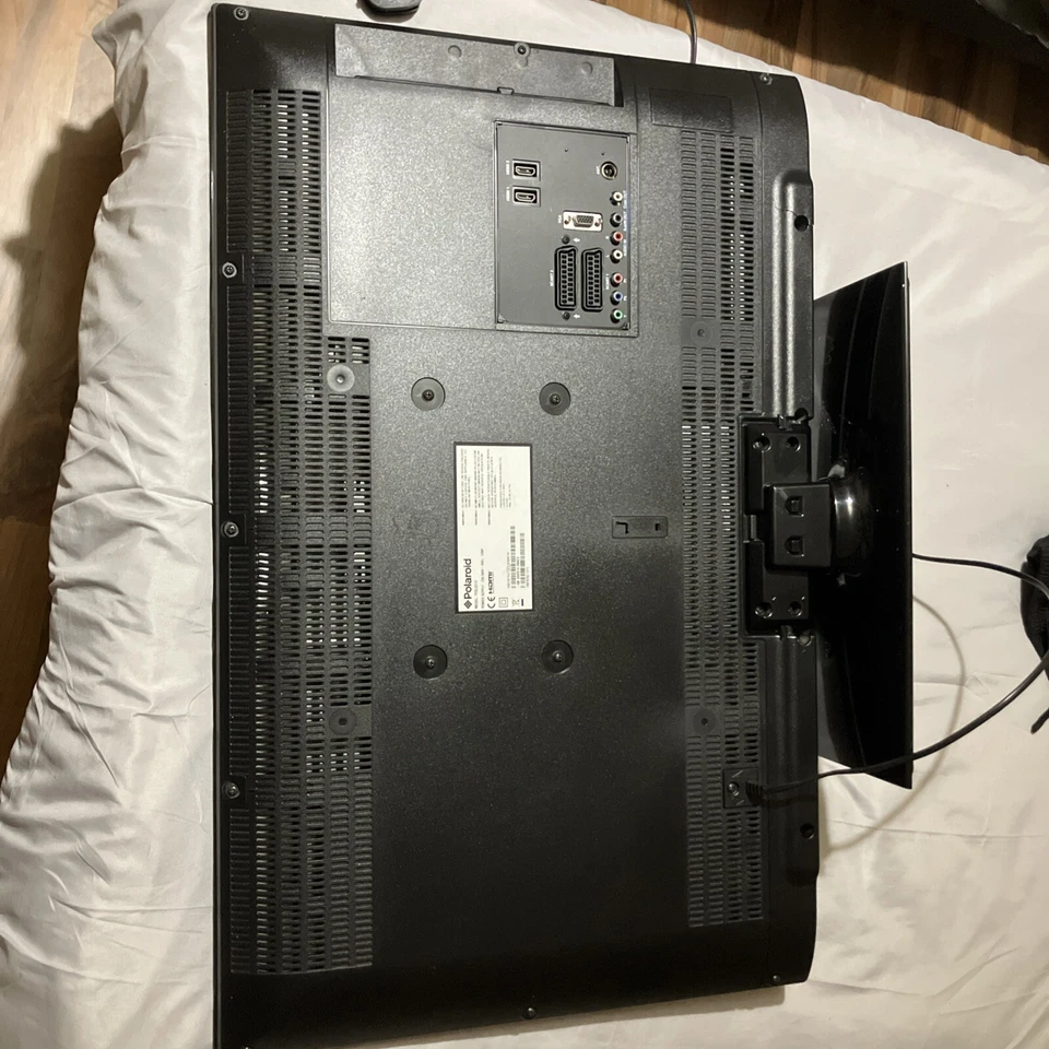 Polaroid P32LED13 32" INCH HD Ready(720p) LED Tv. Freeview, USB Playback. Used. - Image 3 of 3