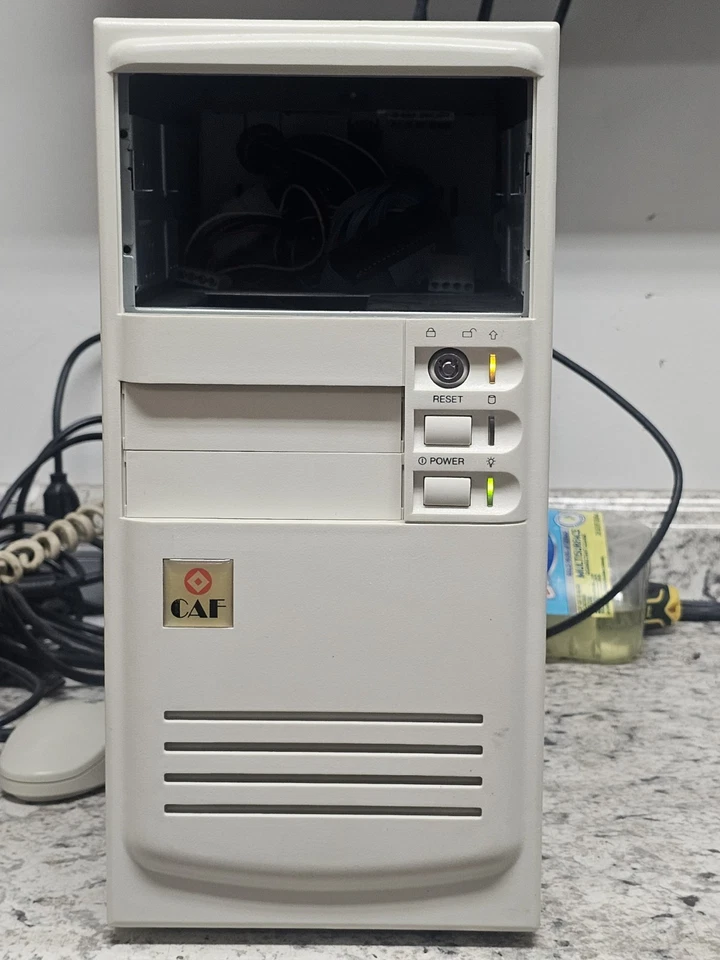 Vintage Clean Retro Gaming Case w/ABit  AB-IT5H 133MHz 64MB Windows 98 SE + DOS - Image 4 of 4