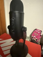 Logitech for Creators - Blue Yeti Premium Multi-Pattern USB Condenser Microphone