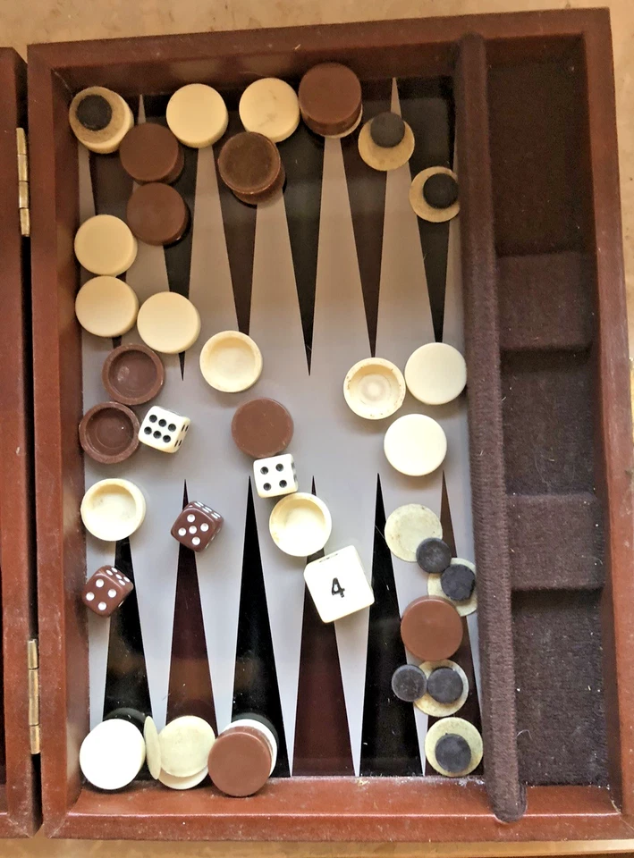 Backgammon Mini - Reise Spiel, im Lederkoffer ca. 33 x 22 cm geöffnet - Vintage - Bild 3 von 4