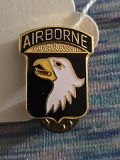Vintage ARMY 101ST AIRBORNE DIVISION LAPEL PIN - MADE IN THE USA!