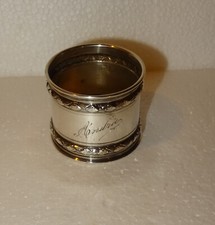 ROND DE SERVIETTE EN METAL ARGENTE POINCONNE GRAVE AU NOM D' ANDREE