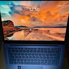 Yoga Slim 7i (Ultra 5) Windows 11 Home / 16GB RAM / 512 GB SSD