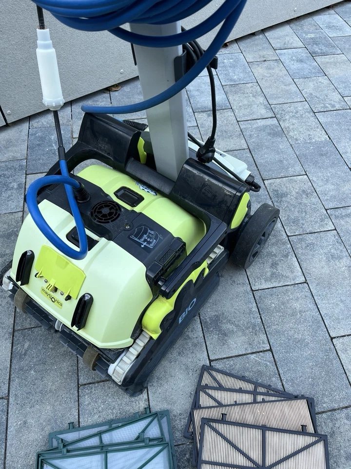 Poolroboter Dolphin Maytronics; Testsieger 2025; Model 2023; mit 2 Raupenbänder - Bild 3 von 3