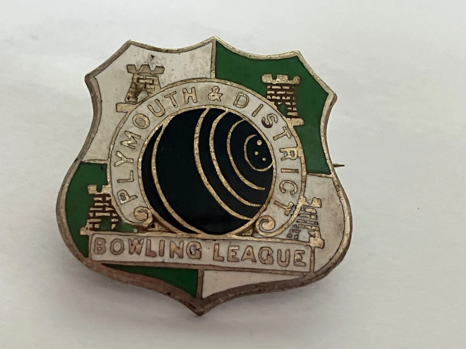VINTAGE ORIGINAL PLYMOUTH & DISTRICT BOWLING LEAGUE ENAMEL PIN BADGE BY FATTORIN